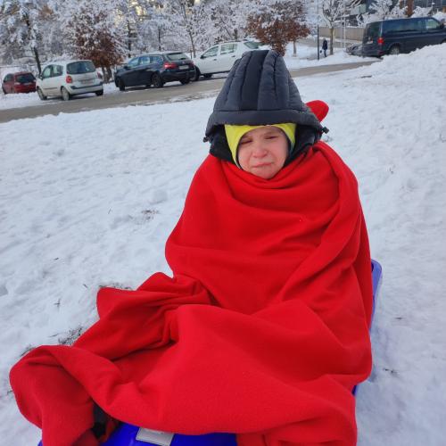 Gut eingepackt im Schnee