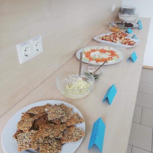 Die vorbereitet Jause steht als Buffet bereit